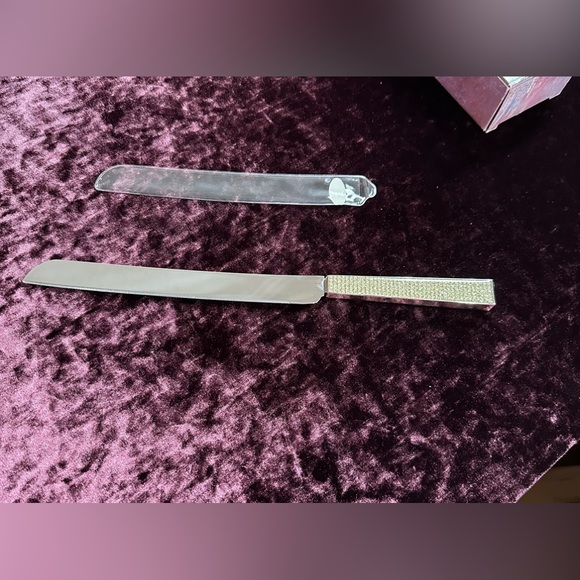 Cosmo Rhinestone cake Knife - Picture 2 of 2